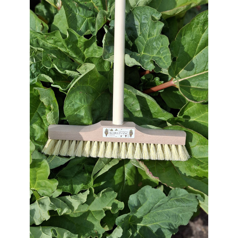 Skurlevang mjuk, ljus 30 cm i bok med träskaft 150 cm